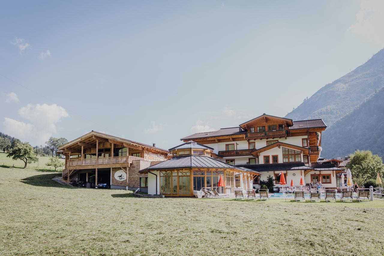 Feriendorf Ponyhof Fusch an der Grossglocknerstrasse エクステリア 写真